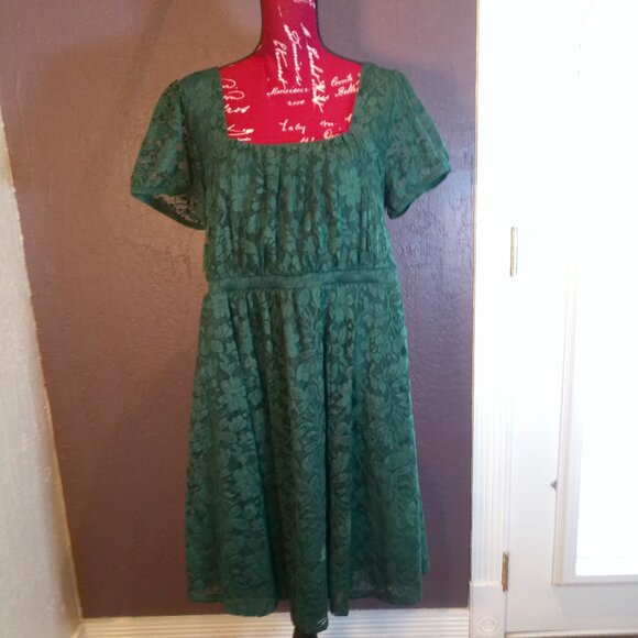 TORRID Dress 1 Midi Evening Special Occasion  Green Midi Lace Dress Size Plus 1 - Picture 1 of 4